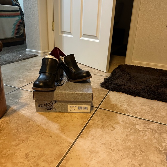 New in a Box Freebird by Steven Black Bellevue Loafers in a size 9